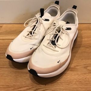Nike Air Max Dia Sneakers